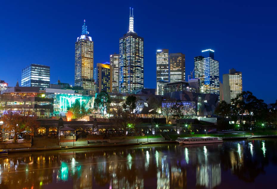 melbourne-s-federation-square-at-dusk-2023-11-27-04-53-32-utc